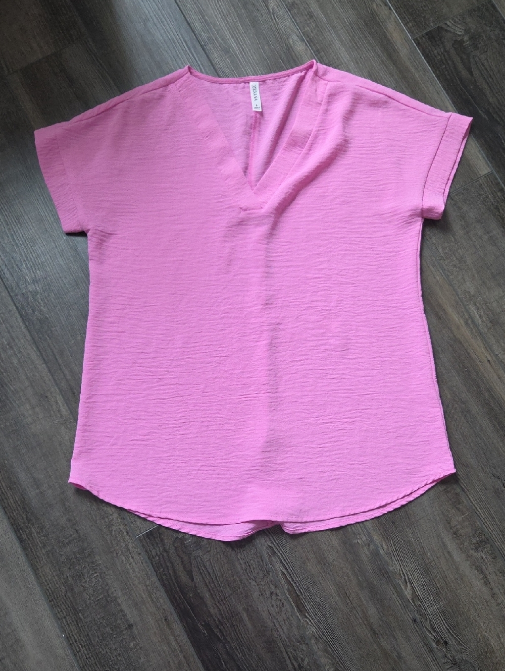 Zenana Women’s Pink V-Neck Airflow Top